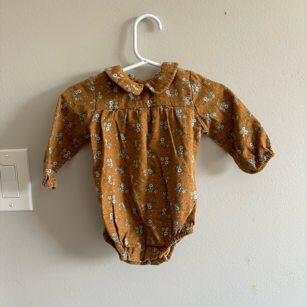 Known brand baby long sleeve onesie